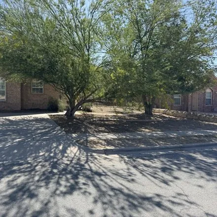 Image 3 - 10747 Thunder Road, Hillcrest Manor Colonia, Socorro, TX 79927, USA - House for rent