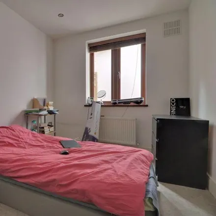 Image 7 - 37 Foxley Lane, London, CR8 3EE, United Kingdom - Apartment for rent