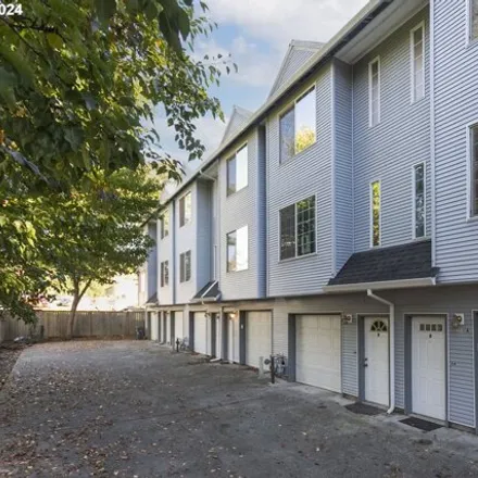 Buy this 3 bed condo on 3034 Southeast 90th Place in Portland, OR 97216