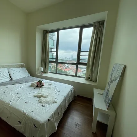 Rent this 1 bed room on Commonwealth Avenue West in Singapore 123440, Singapore