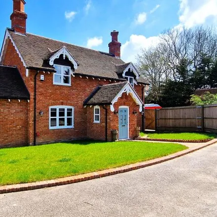 Rent this 5 bed house on Rettendon Primary School in Main Road, Rettendon
