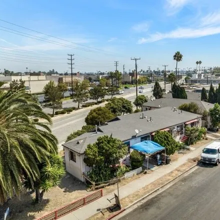 Image 2 - 4843 Saint Charles Place, Los Angeles, CA 90019, USA - House for sale