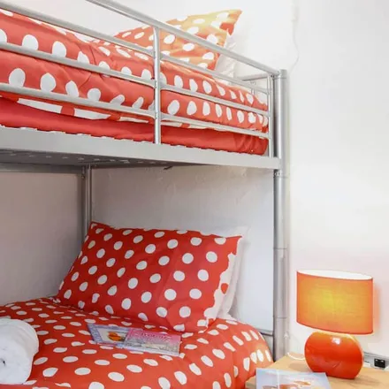 Rent this 2 bed duplex on Cyngor Bro Dyffryn Cennen in SA19 6YT, United Kingdom
