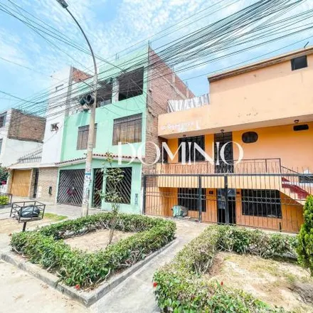Buy this 12 bed house on Jirón Basilio Ramírez Peña in San Martín de Porres, Lima Metropolitan Area 15103