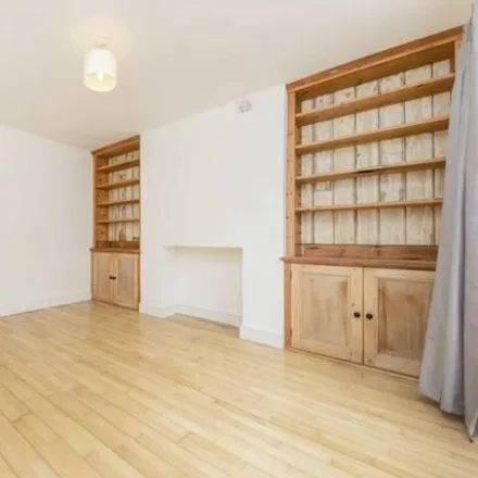 Image 3 - Gloucester Crescent, Primrose Hill, London, NW1 7DS, United Kingdom - Apartment for sale