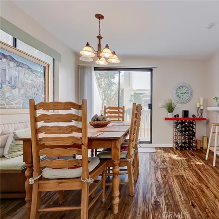 Image 3 - 2100 Ruhland Avenue, Redondo Beach, CA 90278, USA - Townhouse for sale