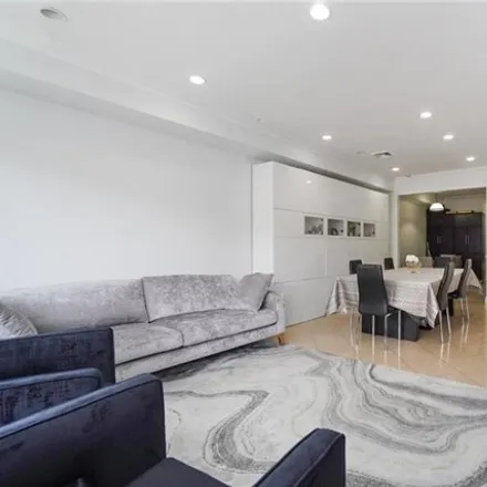 Image 4 - 1736 East 2nd Street, New York, NY 11223, USA - House for sale
