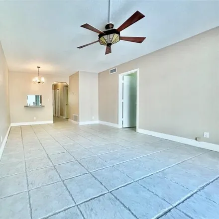 Image 6 - 34 Palm Club Drive, Lauderdale-by-the-Sea, Broward County, FL 33062, USA - Condo for sale