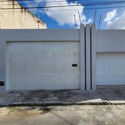 Buy this 3 bed house on Avenida Virgílio Figueiredo Tavares in Luzia, Aracaju - SE