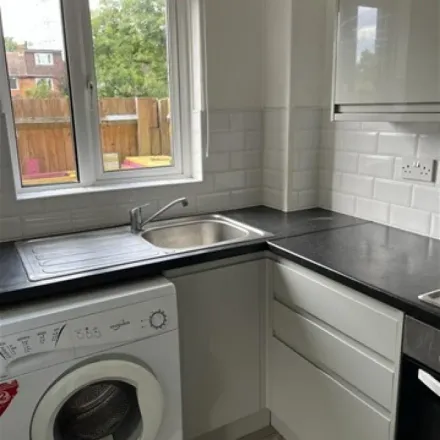 Image 2 - Brangwyn Crescent, London, SW19 2UA, United Kingdom - Apartment for rent