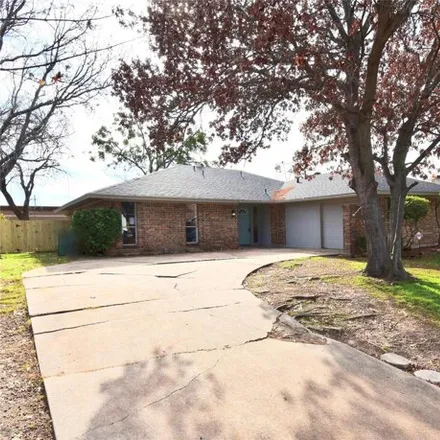 Buy this 3 bed house on 7240 Lakeshore Drive in Dalrock, Rowlett