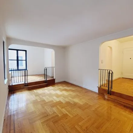 Image 5 - 101 Cooper Street, New York, NY 10034, USA - House for rent