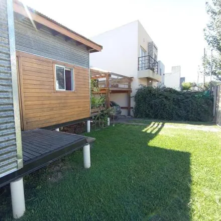 Buy this 2 bed house on Calle 31 in Partido de La Plata, City Bell