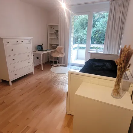 Rent this 1 bed apartment on Mundsburger Damm 8 in 22087 Hamburg, Germany