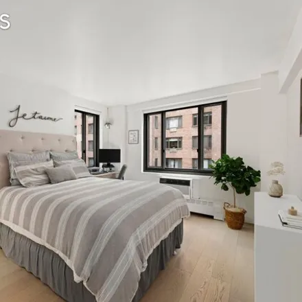 Image 5 - 420 East 64th Street, New York, NY 10065, USA - Apartment for sale