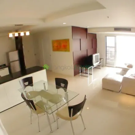 Rent this 2 bed apartment on unnamed road in Din Daeng District, 10400