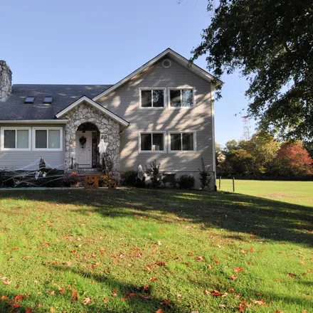 Buy this 3 bed house on 19 Mansfield Road East in Mansfield Township, Burlington County