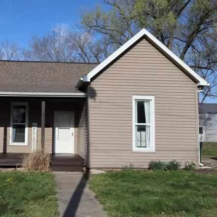 Buy this 2 bed house on 601 West Elm Street in Fayette, MO 65248