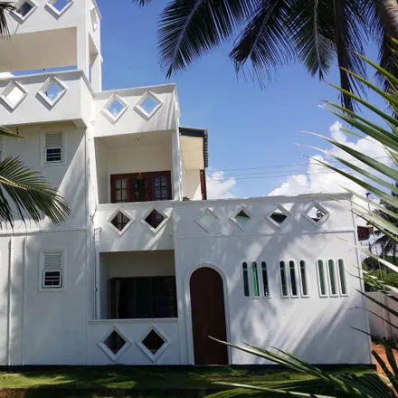 Rent this 3 bed house on Sun & Sea in 164 Colombo-Galle Road, Kumarakanda