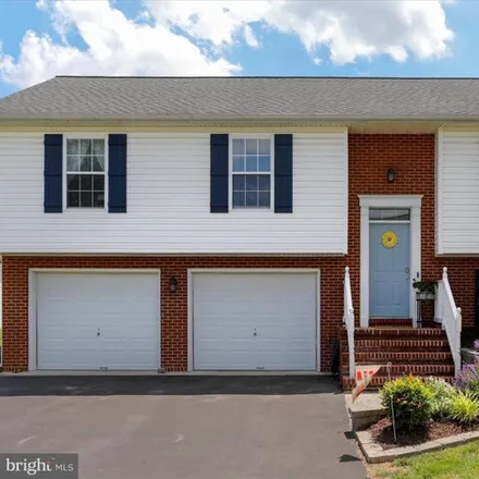 Buy this 3 bed house on 192 Sentry Lane in Martinsburg, WV 25401
