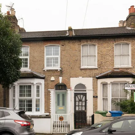 Buy this 3 bed townhouse on St Thomas the Apostle College in Hollydale Road, London