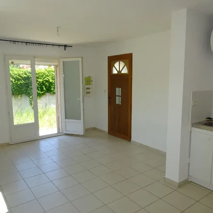 Rent this 1 bed apartment on 5 Rue de Roisel in 80190 Y, France