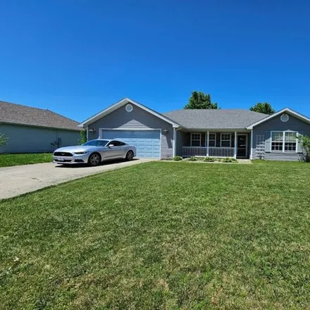 Buy this 3 bed house on 1125 Applelane Drive in Lebanon, MO 65536