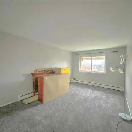 Rent this 3 bed apartment on 3249 Kingsland Avenue in New York, NY 10469