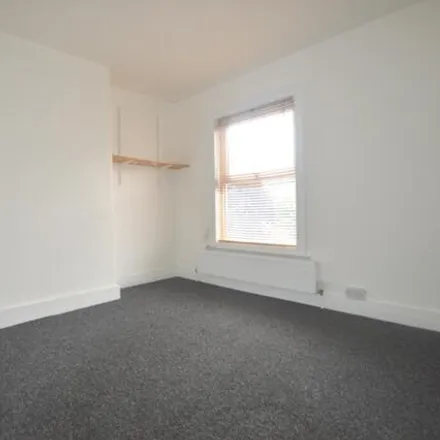 Image 5 - 102 Leavesden Road, North Watford, WD24 5EH, United Kingdom - Townhouse for sale