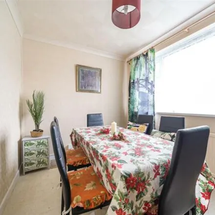 Image 4 - Melway Gardens, Child Okeford, DT11 8EP, United Kingdom - House for sale