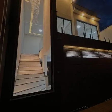 Buy this studio house on Avenida Carmenere in Jardim Vista Alegre, Bragança Paulista - SP