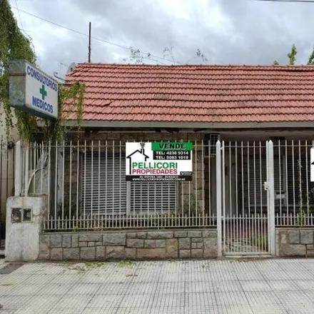 Buy this 3 bed house on Santiago de Liniers 97 in Partido de Lomas de Zamora, Temperley
