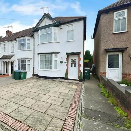 Rent this 3 bed townhouse on 53 Dulverton Avenue in Allesley, CV5 8HE