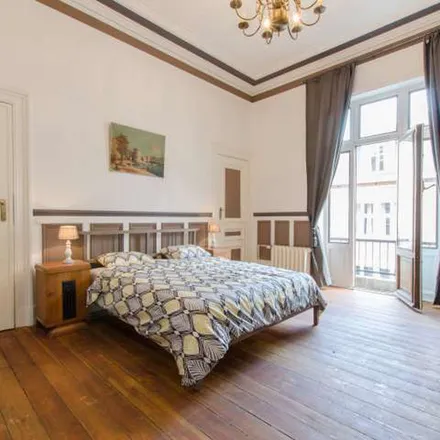 Rent this 1 bed apartment on Rue de Bordeaux - Bordeauxstraat 40 in 1060 Saint-Gilles - Sint-Gillis, Belgium