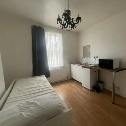 Rent this studio house on 268-270 Seven Sisters Road in London, N4 2HY