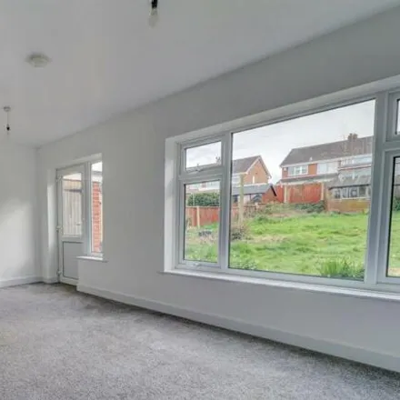 Image 3 - Pennine Way, Wiclif Way, Nuneaton and Bedworth, CV10 8NF, United Kingdom - House for sale