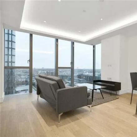 Rent this 1 bed room on 152 Central Street in London, EC1V 8AY