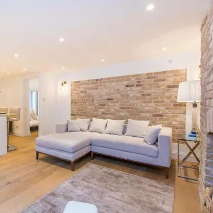 Rent this 2 bed apartment on 21 Brownswood Road in London, N4 2XU