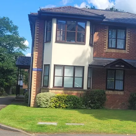 Rent this 1 bed apartment on Woking Park in Old Woking, GU22 7SL
