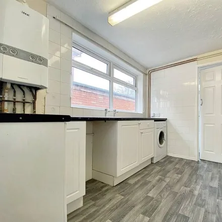 Image 9 - Griffin Street, Dudley Wood, DY2 0LW, United Kingdom - Apartment for rent