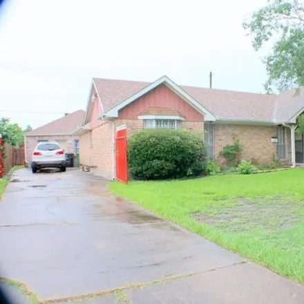 Buy this 3 bed house on 7739 Red Robin Ln in Houston, Texas