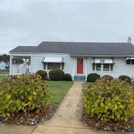 Buy this 2 bed house on 361 North 9th Street in Lehighton, PA 18235