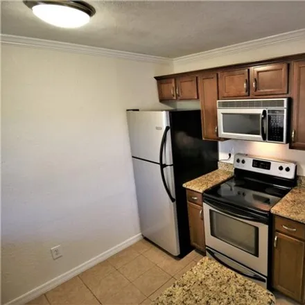 Image 5 - 14787 1st Street East, Madeira Beach, FL 33708, USA - Apartment for rent