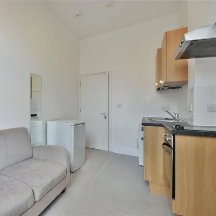 Image 2 - 130 Fordwych Road, London, NW2 3PB, United Kingdom - Apartment for rent