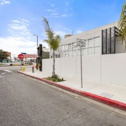 Buy this 3 bed house on Hama sushi in 213 Windward Avenue, Los Angeles