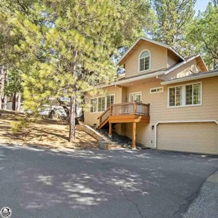 Buy this 3 bed house on 13201 Wells Fargo Drive in Groveland, Tuolumne County