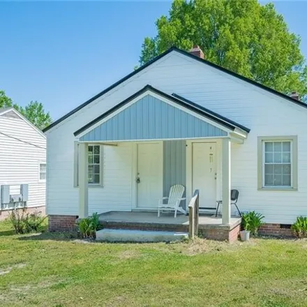 Buy this studio house on 125 Shephard Street in Thomasville, NC 27360