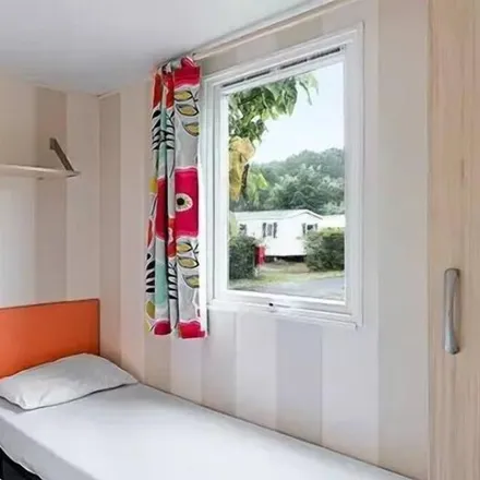 Rent this 3 bed house on Vendays-Montalivet in Rue de la Poste, 33930 Vendays-Montalivet