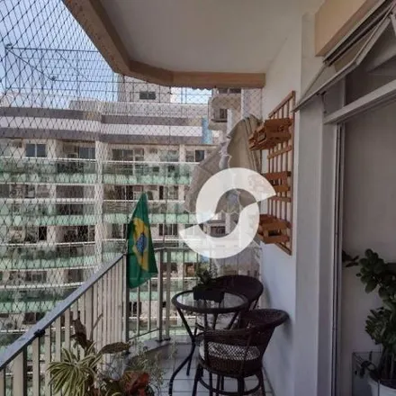 Buy this 3 bed apartment on Rua Domingues de Sá 378 in Icaraí, Niterói - RJ