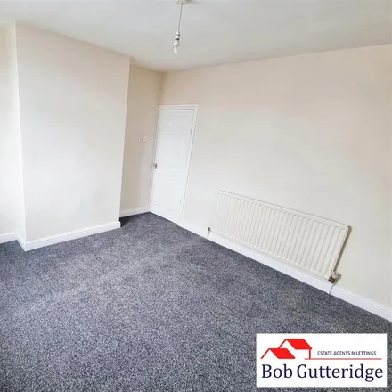 Image 7 - Heaton Terrace, Newcastle-under-Lyme, ST5 8PH, United Kingdom - Townhouse for rent
